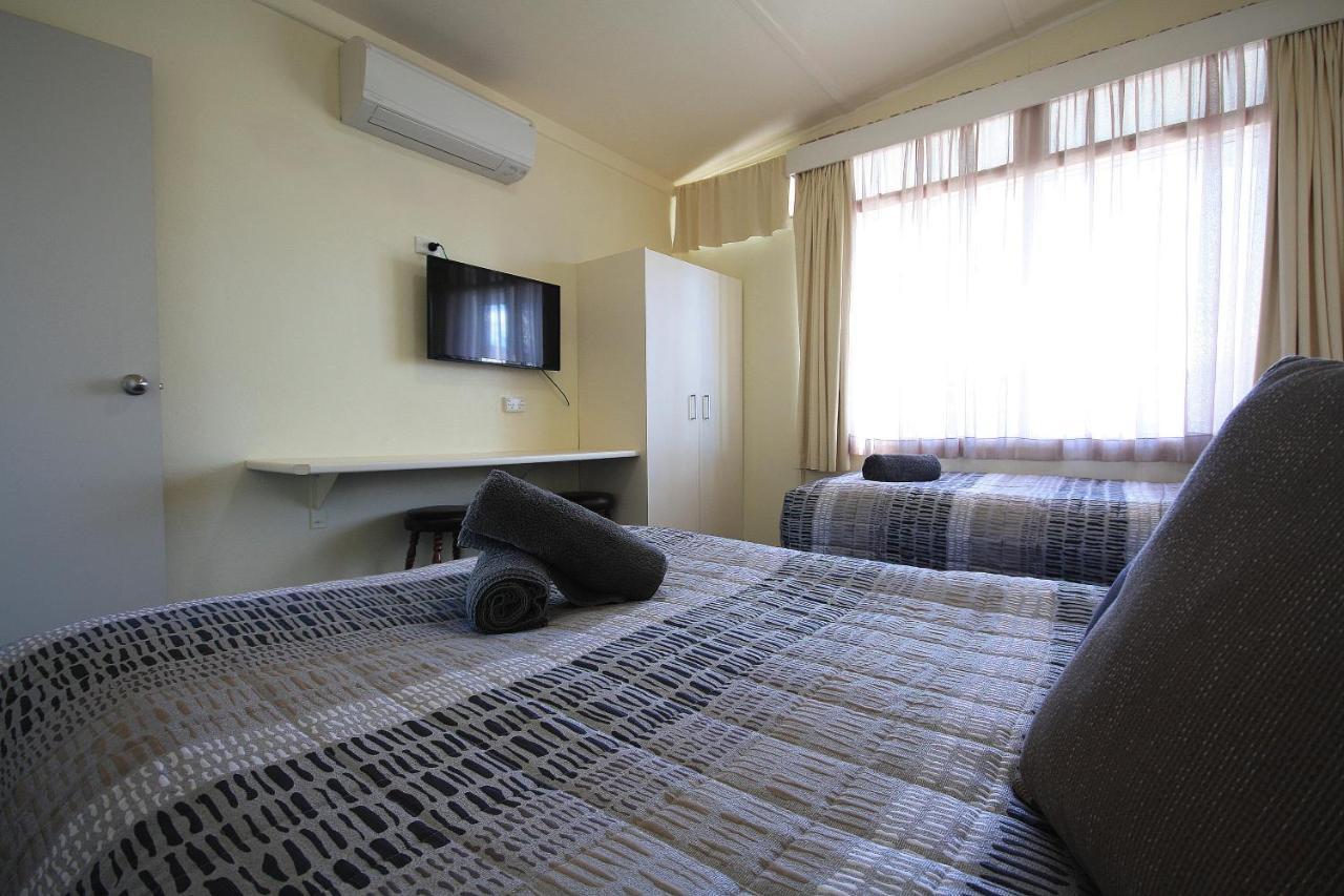 Hi Way Motor Inn Yass Kültér fotó